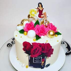 Торт с цветами женщине №223142